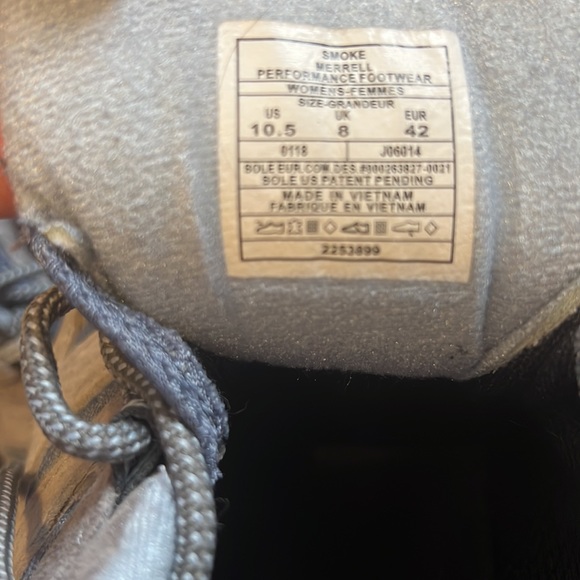 Women’s Merrell Hiking Shoe - Picture 4 of 4